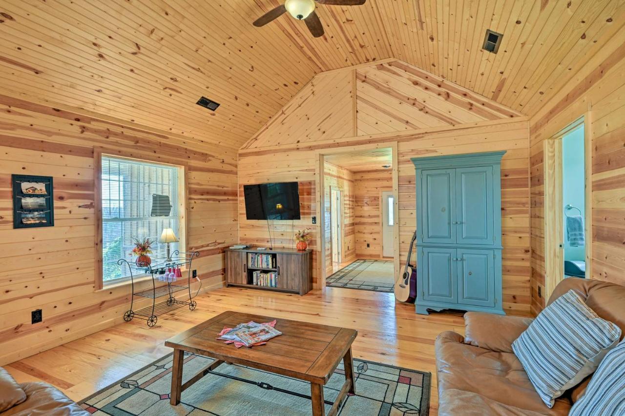 Breathtaking Elkin Getaway With Vineyard Views! Βίλα Εξωτερικό φωτογραφία