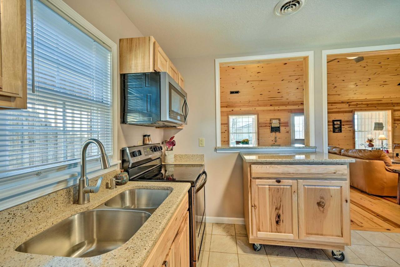 Breathtaking Elkin Getaway With Vineyard Views! Βίλα Εξωτερικό φωτογραφία